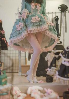 高清欧美情头白边_720超清在线观看