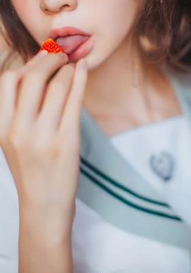 欧美女高跟鞋踩踏视频_1080P在线手机播放